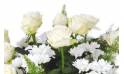 Fleurs en Deuil | zoom sur les roses blanches du Coussin de fleurs blanches "Pureté"