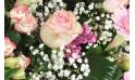 Fleurs en Deuil | vue sur des roses roses et du gypsophile de la Composition de fleurs deuil rose "Repos Eternel"