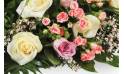 Fleurs en Deuil | vue sur un ensemble floral rose, rosette et gypsophile