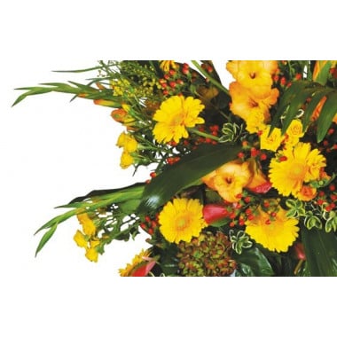 Fleurs en Deuil | vue sur des glaïeuls jaune et des gerberas jaunes de la Couronne de fleurs jaune "Lumière"