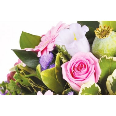 Fleurs en Deuil | Zoom sur les fleurettes de saisons du Bouquet de fleurs rond deuil "Reflet"