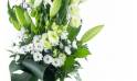 Fleurs en Deuil | zoom sur le centre du Bouquet de deuil blanc "Condoléances"