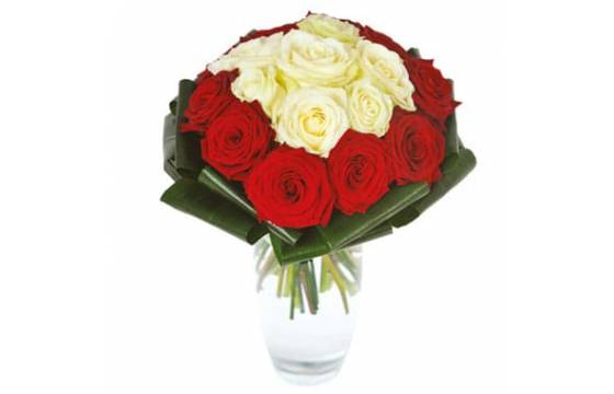 Fleurs en Deuil| image du bouquet de roses rouges et blanches