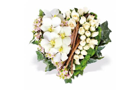 Fleurs en Deuil | Image du coeur de deuil dans les tons blancs Douceur Fleurs en Deuil | Image du coeur de deuil dans les tons blancs Douceur