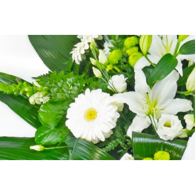 Fleurs en Deuil | vue sur les gerberas de la Gerbe de fleurs deuil blanche