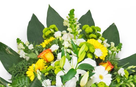 Fleurs en Deuil | vue sur le haut de la création florale de deuil Fleurs en Deuil | vue sur le haut de la création florale de deuil