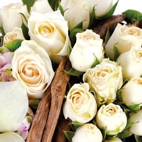 Fleurs en Deuil | mosaïque, vue sur les roses blanches du coeur