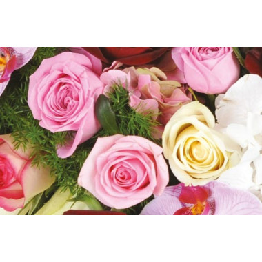 Fleurs en Deuil | zoom sur des roses roses et une rose blanche du Coeur en fleurs de deuil "Tristesse"
